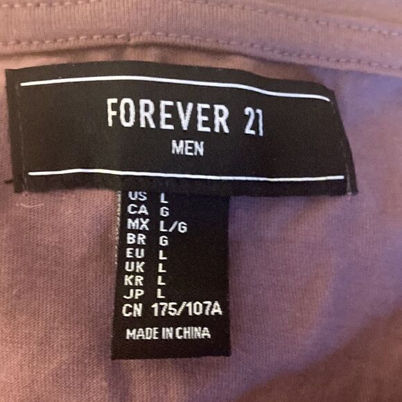 NWOT Forever 21 Mens Torn Short Sleeve T Shirt. Size Large. - Picture 5 of 6